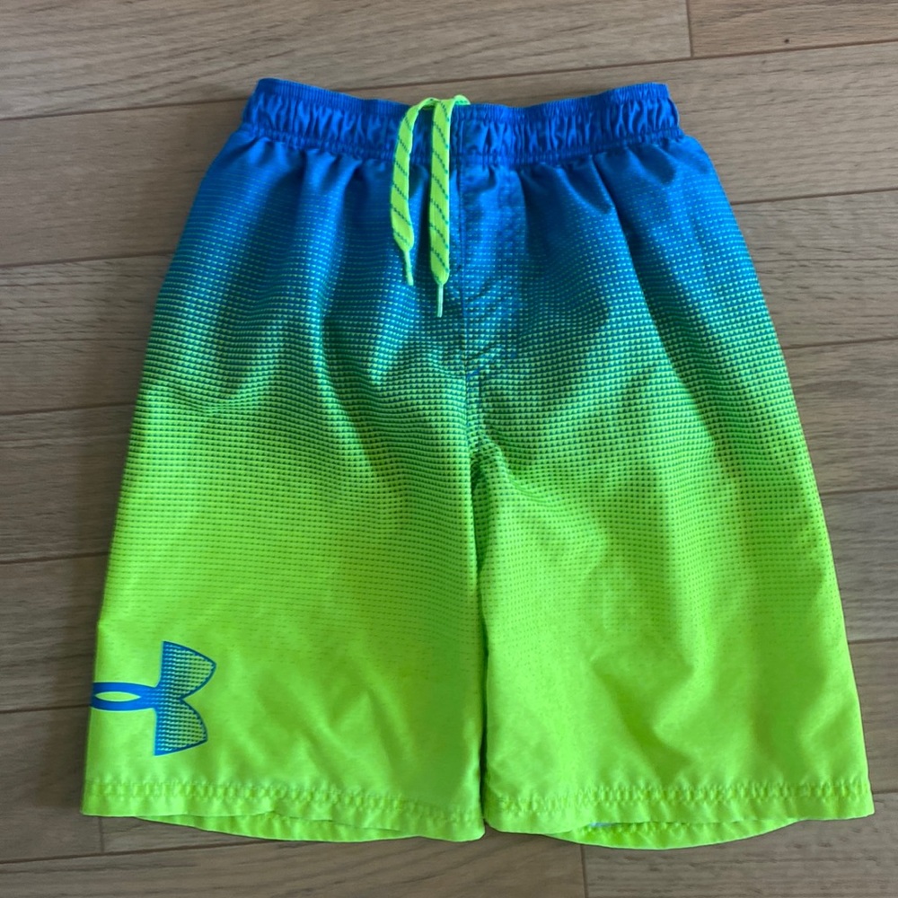 Boys Under Armour Swim Trunks…Youth Medium